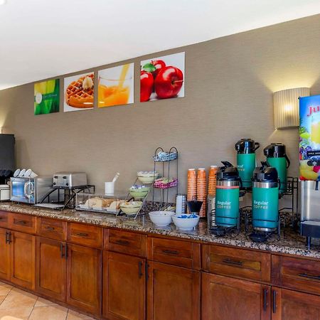 Quality Inn Raleigh Downtown Екстериор снимка