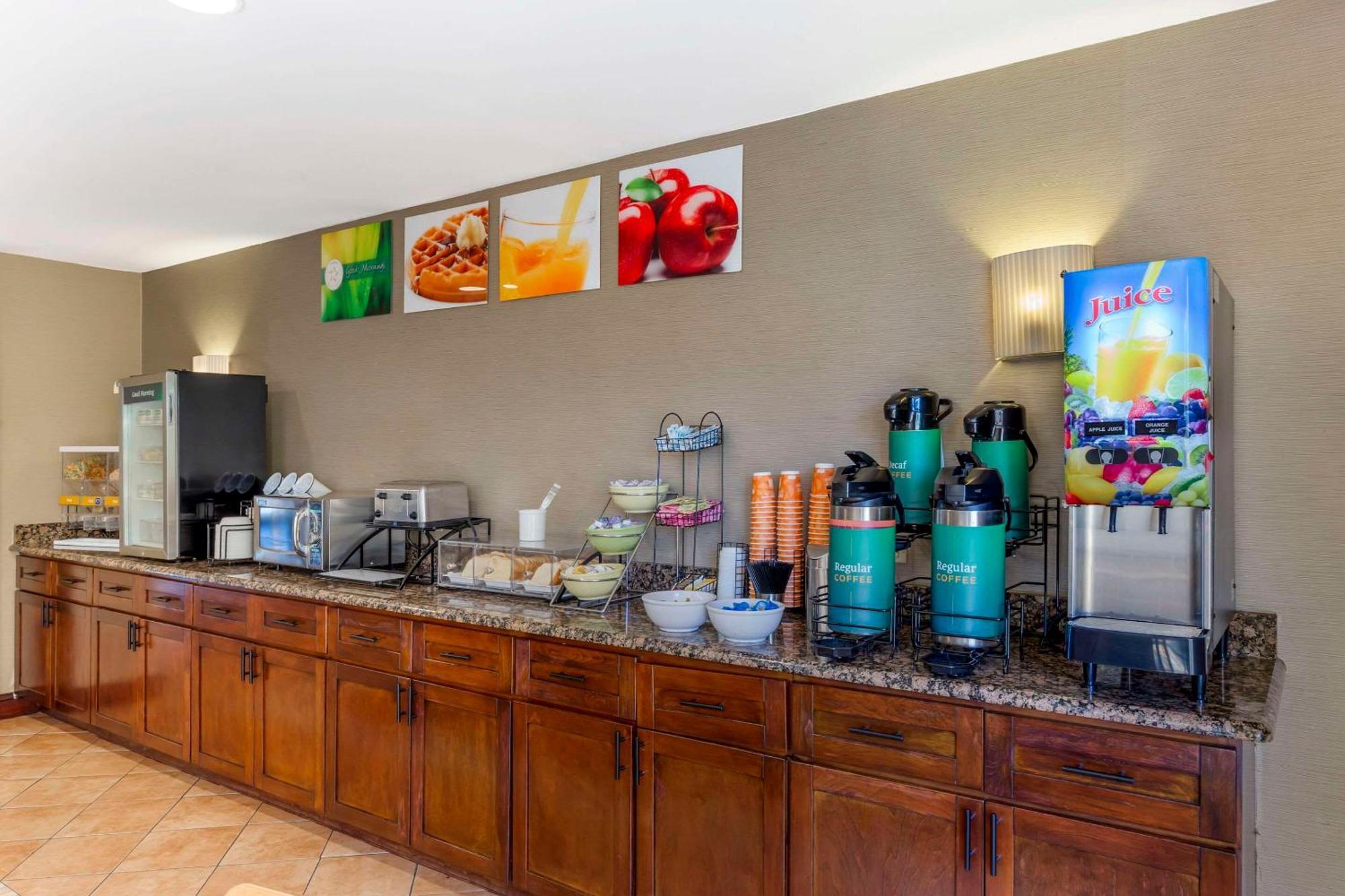 Quality Inn Raleigh Downtown Екстериор снимка