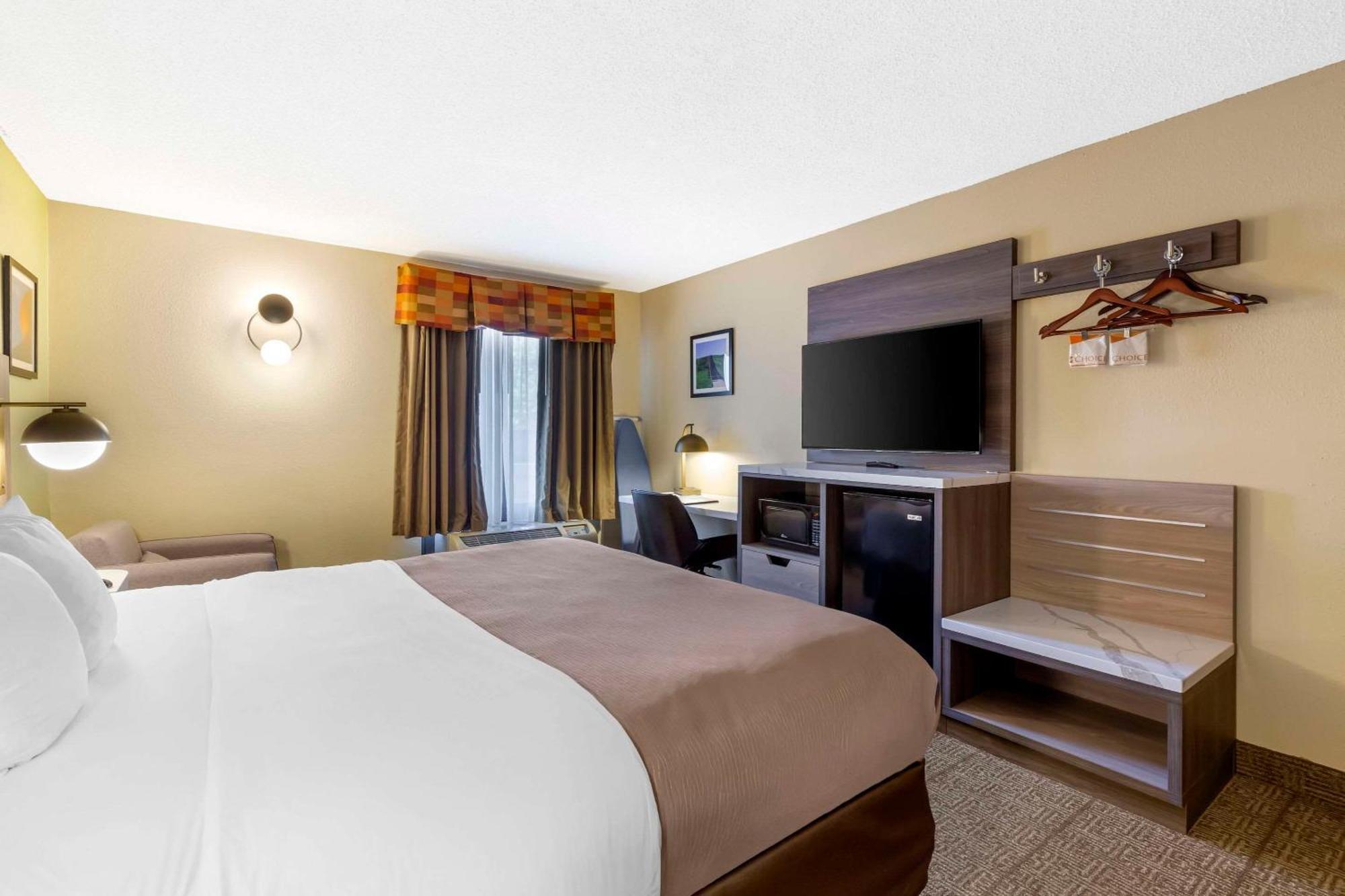 Quality Inn Raleigh Downtown Екстериор снимка