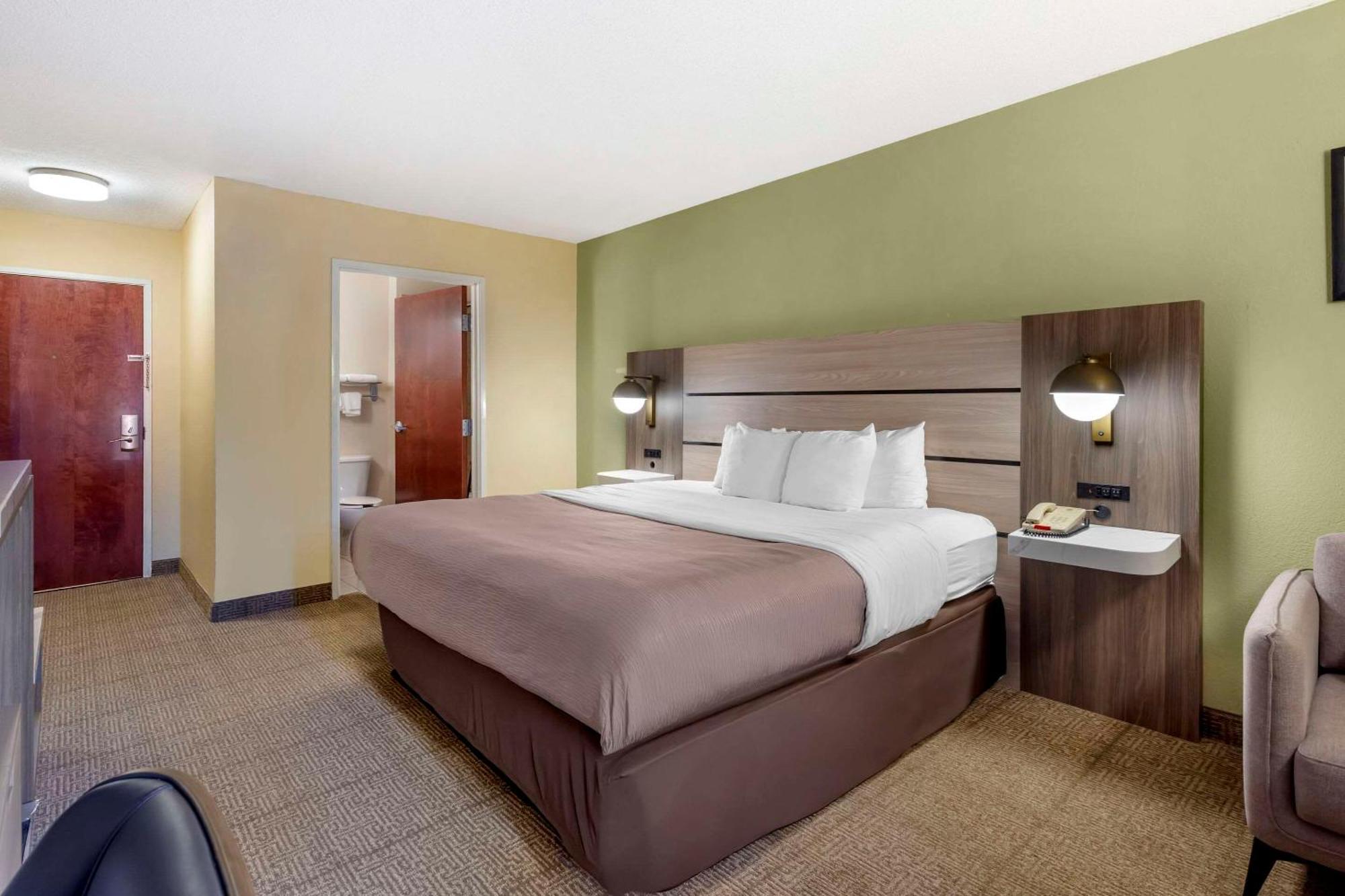Quality Inn Raleigh Downtown Екстериор снимка