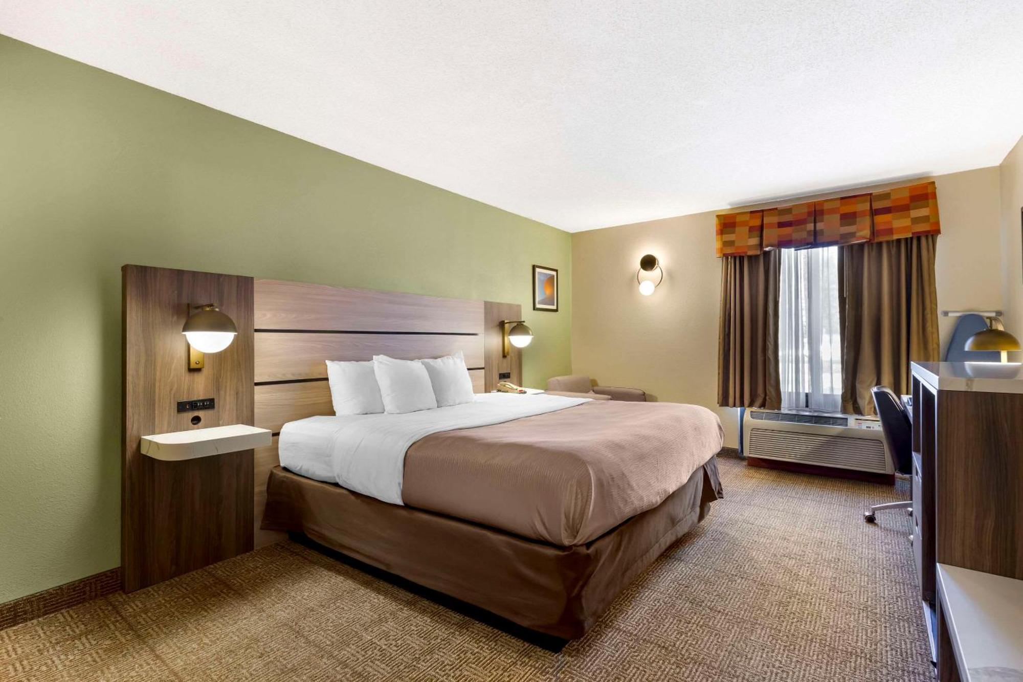 Quality Inn Raleigh Downtown Екстериор снимка