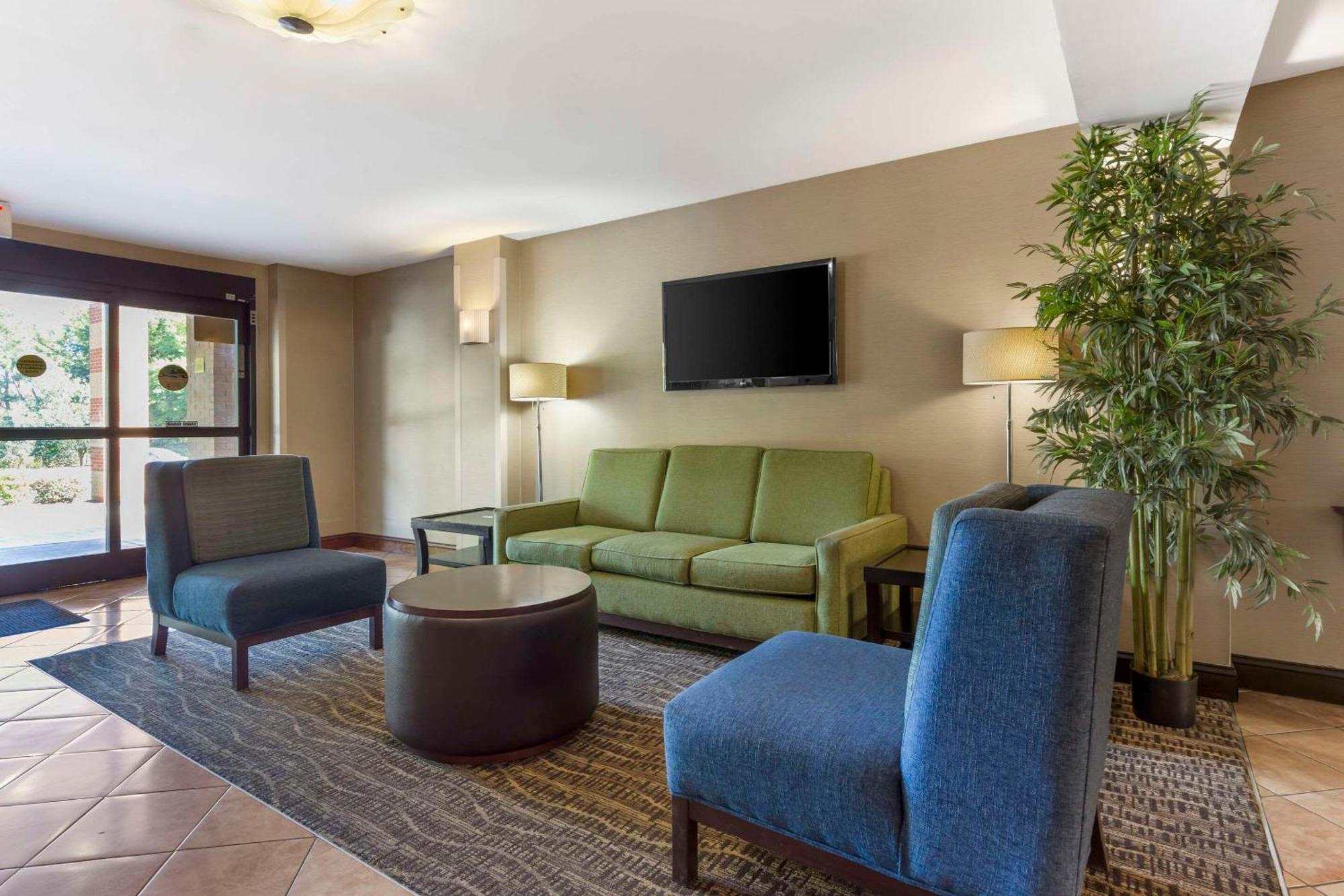 Quality Inn Raleigh Downtown Екстериор снимка